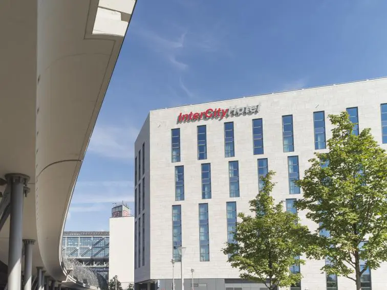 The exterior of the Intercity Berlin Hauptbahnhof, hotel for the Berlin Half Marathon