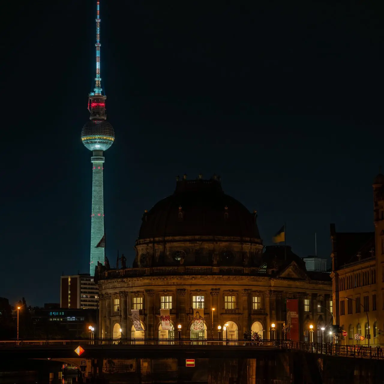 The TV tower in Alexanderplatz, Berlin, one of the many attractions of Berlin that you can witness during the GENERALI BERLIN HALF MARATHON